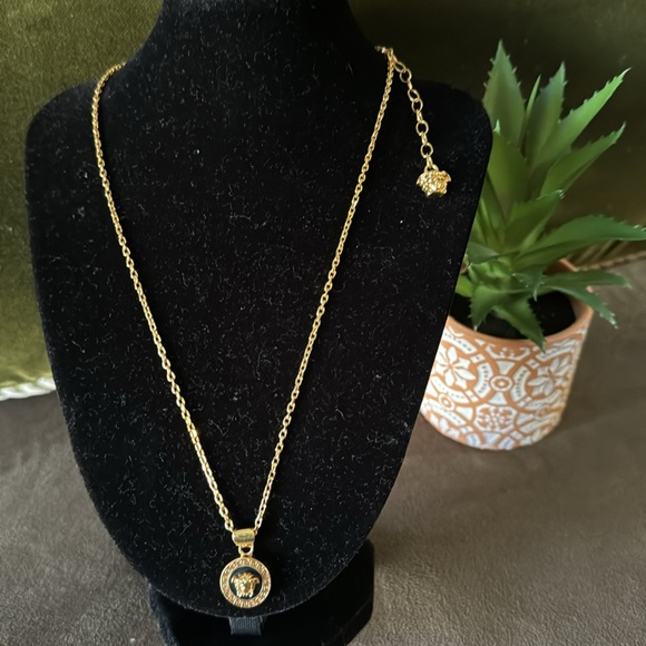 Versche Medusa Vintage Adjustable Necklace - Picture 4 of 7